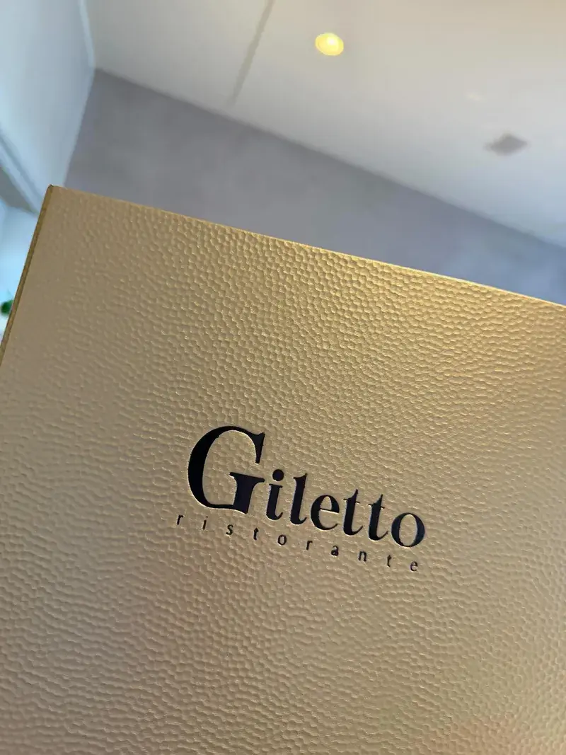 Speisekarte mit dem Giletto-Logo